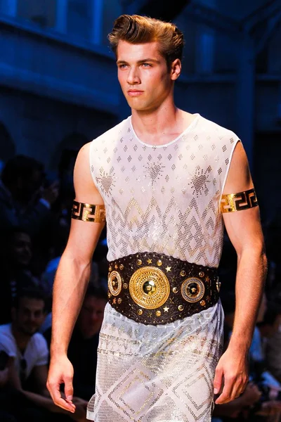 Look 2